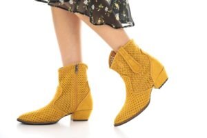 Spring 2026 Shoe Trends Thatll Make Your Feet Do the Twist