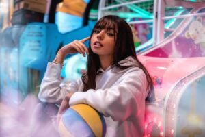 Jennifer Anistons New Boyfriend Is a Wellness Guru with a Backstory