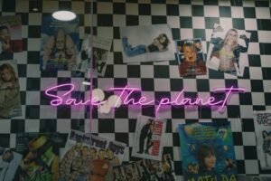 Eva Mendes Teases Ryan Goslings Alien Co-Star Jealousy Over Rocky