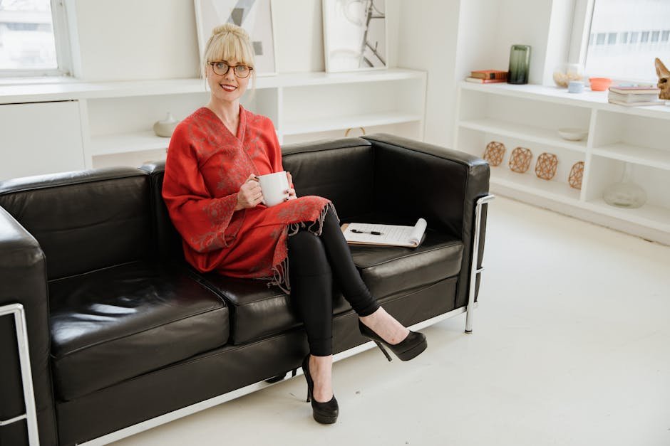 Margot Robbies Hoof Heels Are Making Everyone Squirm But Were Obsessed